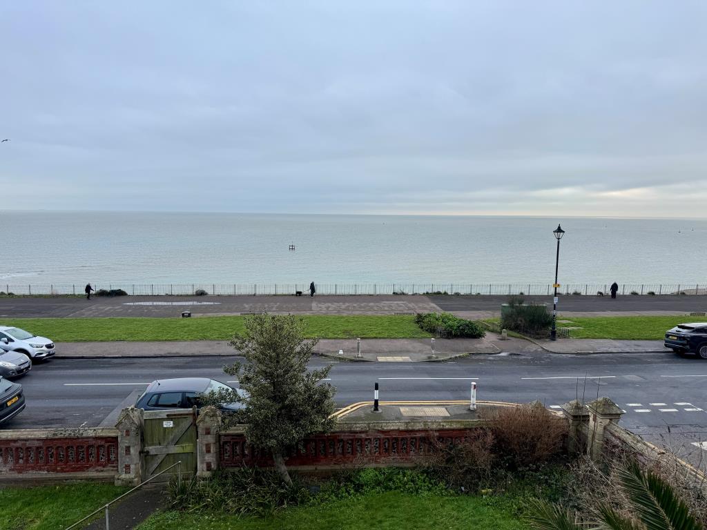 Lot: 56 - TWO-BEDROOM FLAT WITH SEA VIEWS - View from flat